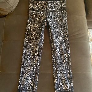 Authentic Lulu Lemon Crop Pants size 2
